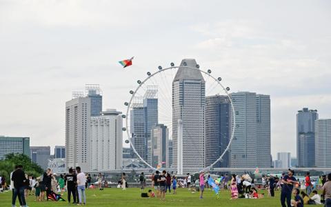 总值14亿元补助8月发放 约150万国人可获最多850元现金补助