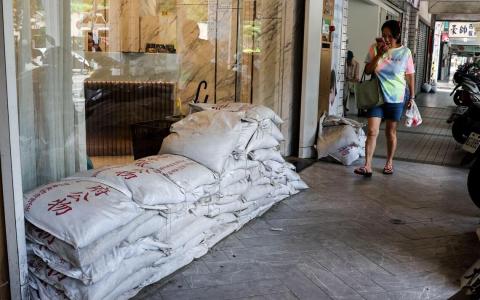 超强台风“巴威”逼近 台湾福建浙江面临猛烈风雨考验