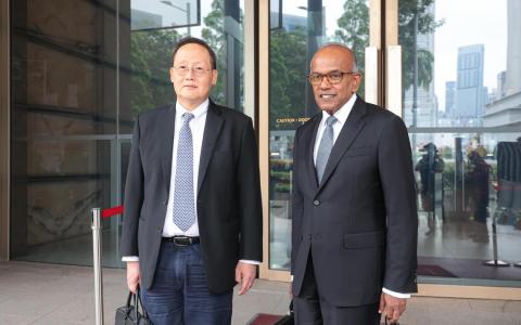 高庭裁定文章恶意针对尚穆根陈诗龙 彭博社诽谤两部长判赔各23万元