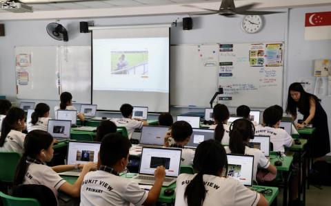 AI模拟华文口试考官 同学生陪练对话