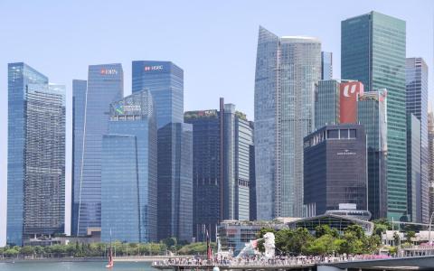 IMF认为经济前景仍面对下行风险，包括全球贸易进一步分化、地缘政治紧张、能源价格冲击，以及当前AI热潮过后，全球科技投资和需求出现比预期更显著的放缓。（档案图片）