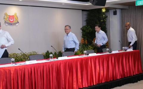 两政务官相继离职 观察员：内阁料迎较大幅度改组