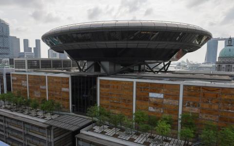 今年70岁的被告一共面对33项包括强奸、性侵未成年少女和抵触儿童与青少年法令的控状，他星期五（7月24日）在高庭认罪。（档案照片）