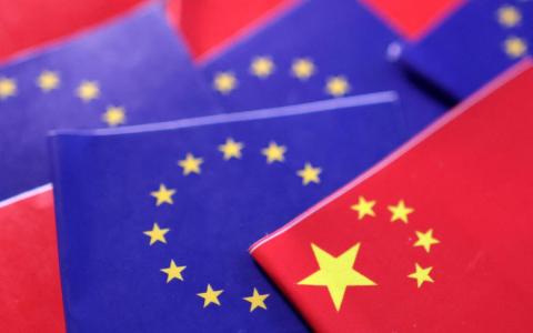 欧盟公布第21轮对俄制裁后不到一天，中国随即对14家欧盟实体实施出口管制，禁止它们取得原产自中国、具有民用和军事两种用途的物项。（路透社）