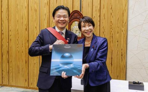 新加坡日本升级为战略伙伴 深化五领域合作