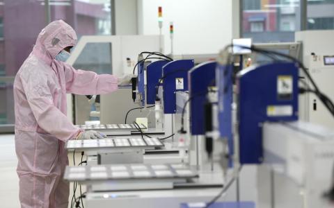 新加坡7月制造业PMI升至51.4 与电子业升至逾八年高点