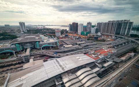新柔地铁工程正如火如荼推进，预计于2027年初通车。通车后，想到新山度假的新加坡人又多了一项选择。（叶振忠摄）