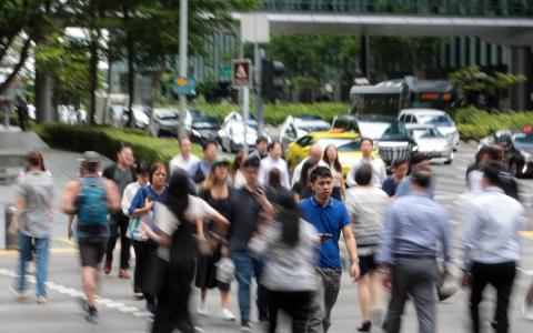 新附加险框架推出首季保单增7万7000份 比前一季增一倍多