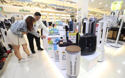 烟霾风险升高 本地空气净化器销量一周增约三成