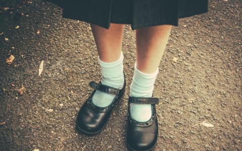 少年三年内与五名未成年少女发生性关系。（示意图）