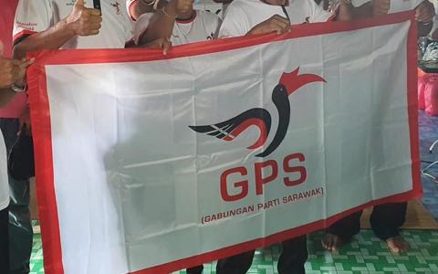 马来西亚砂拉越政党联盟国会党鞭法迪拉说，砂盟的立场没有改变，还是支持国民联盟，并已向国家元首提呈支持国盟主席慕尤丁出任第10任首相的法定声明。（取自砂盟脸书）