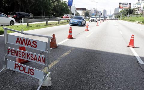 马来西亚警察总长阿克里沙尼23日发表文告说，警方自22日起，已在全国各县“焦点地区”全天候设路障，以维护公共秩序和安全。（星洲日报）