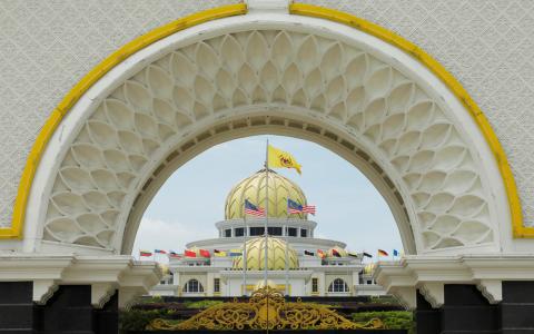 马来西亚国家元首将在星期四于国家王宫召集马来统治者，讨论新政府组成一事。（路透社）