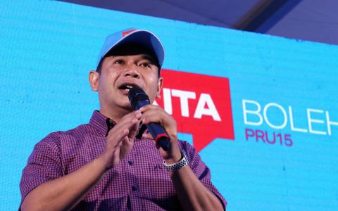 公正党署理主席拉菲兹发文吁请支持者不要举行集会，以避免挑衅风险。图为拉菲兹17日在新山举办的大型政治演讲上，发表讲话。（邝启聪摄）