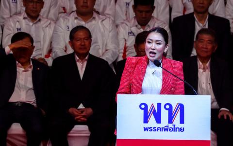 泰国前首相达信幼女佩通坦宣布，如果为泰党上台执政，将保证每户家庭每月收入至少2万泰铢（约790新元）。（路透社）