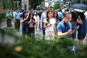 在强调高效、规划和安全的新加坡，创业并非许多年轻人的首选。一群有心人正积极进入大专校园办实战课，发掘具韧性与抗压能力的创业界未来之星。（何家俊摄）