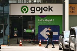 Gojek星期五（3月13日）发文告宣布推出新六人座豪华车服务“GoCar Premium XL”，面向有商务旅行、客户会议、特殊活动和机场接送等需求的客户。（档案照片）