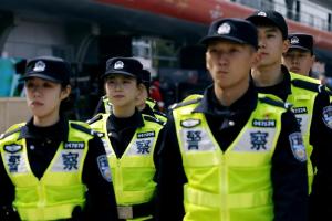 中国辽宁省会沈阳市警方推进常态化扫黑除恶斗争，称将严打“村霸”“乡霸”“沙霸”“矿霸”“街霸”“市霸”等突出黑恶势力，并面向社会公开征集“六霸”等涉黑恶犯罪线索。（路透社档案照片）