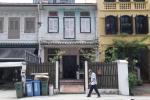 新加坡国立大学建筑保护实验室所在的尼路141号，计划在5月开启翻新工程，将这栋老屋打造成本地首个净零能耗的受保留建筑。（郑一鸣摄）