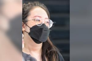 被告林翠霞（35岁，译音）面对三项共谋欺骗、抵触滥用电脑法令以及贪污、贩毒和严重罪案法令的控状，被判坐牢七个月。（&nbsp;徐颖荃摄）