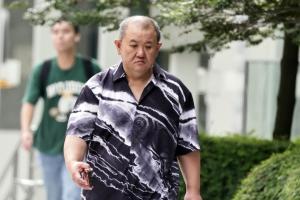 被告萧翰玮案发时是现代建设公司的安全经理，他因涉嫌受贿在星期五（6月12日）被控七项抵触防止贪污法令的控状。（海峡时报）
