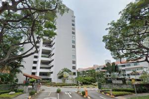这起纠纷发生在勿洛阁（Bedok Court）公寓。住在楼下单位的申请人苏米特·库马尔（Sumeet Kumar）向住在楼上的答辩人徐美雯（译音）索赔逾7万元。（谷歌地图截图）