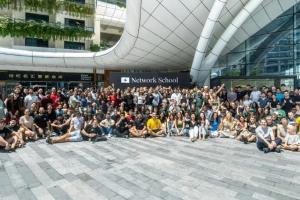 柔佛森林城市的网络学校（Network School）由于传出以色列公民使用第二个护照入境和参与营运而爆发争议。（取自网络学校Instagram）