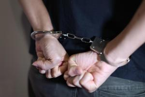 涉案的64岁男子下星期一将在抢劫罪下被控上庭，一旦罪名成立，他可面临一年至七年监禁，以及鞭刑。（档案照片）