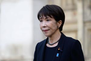 日本首相高市早苗日前一番每天“睡不到三小时”的自白，引起轩然大波。（路透社）