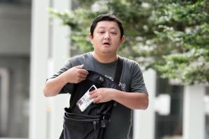 咖啡店业者叶哲贤低报收入，逃付约10万元所得税和约31万元消费税，星期二（7月28日）在国家法院被治罪。（海峡时报）