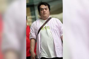 被告张贤义（34岁，译音）面对一项蓄意伤人和一项企图蓄意伤人的控状。他承认其中一项，另一项待法官下判时考虑在内。（海峡时报）