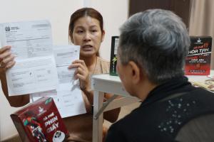 萧珍敏投资超过40万元，而安吉拉（右）已投资超过3万元。（蔡振鸿摄）