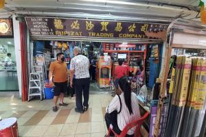 有五金店老板透露，中国电商价格战加上中东局势等因素，导致生意受到不小冲击。（受访者提供）