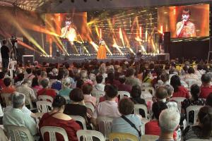 绚丽的舞台加上精美的音响，丽星娱乐制作致力于提升软硬件设备来吸引观众。（档案照片）
