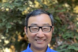 美国斯坦福大学东亚语言与文化系及比较文学系威廉·哈斯中国研究讲席教授王斑，将以“文明冲突和世界大同”为题发表演讲。（受访者提供）