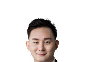 白承正善用自身的法律专业知识及业界人脉，为直落布兰雅居民组建了一支强大的法律援助团队，协助有需要的居民解决法律问题，并因此获颁今年的公共服务奖章，以资表彰。（受访者提供）