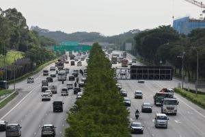 研究显示，1990到2023年间，新加坡交通事故死亡率下降约82%，交通事故致伤率也减少54.8%。但是单在2023年，在本地15岁至29岁群体（含公民和外籍人士）268名死亡人数当中，就有28人死于交通事故。（档案照片）