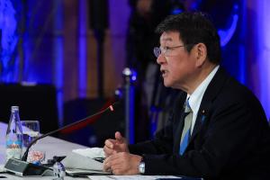 日本外长茂木敏充周四（8月20日）说，日本反对俄罗斯在北方四岛的军事集结。（法新社）